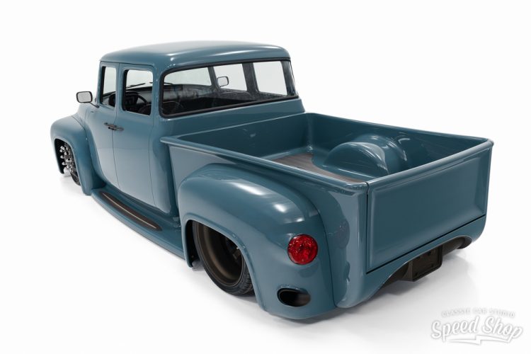 Kingpin • Classic Car Studio-24