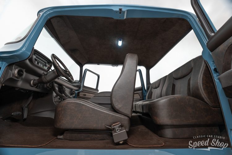 Kingpin • Classic Car Studio-43