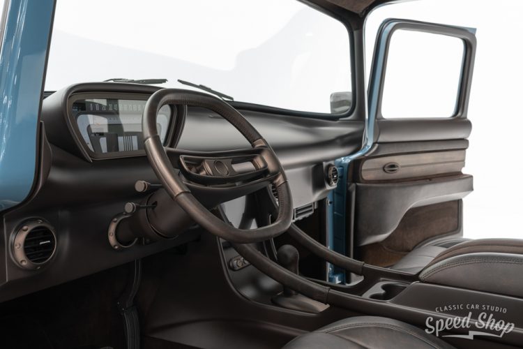 Kingpin • Classic Car Studio-45