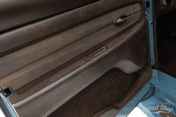 Kingpin • Classic Car Studio-47