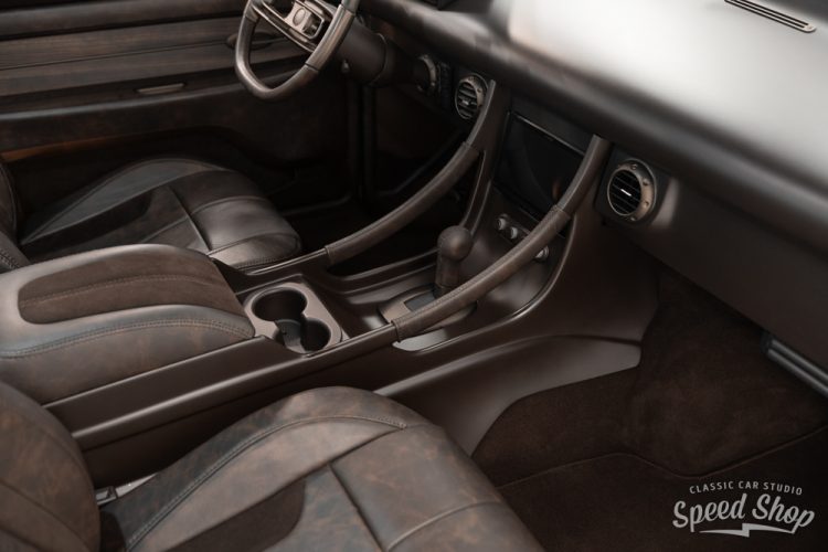 Kingpin • Classic Car Studio-64