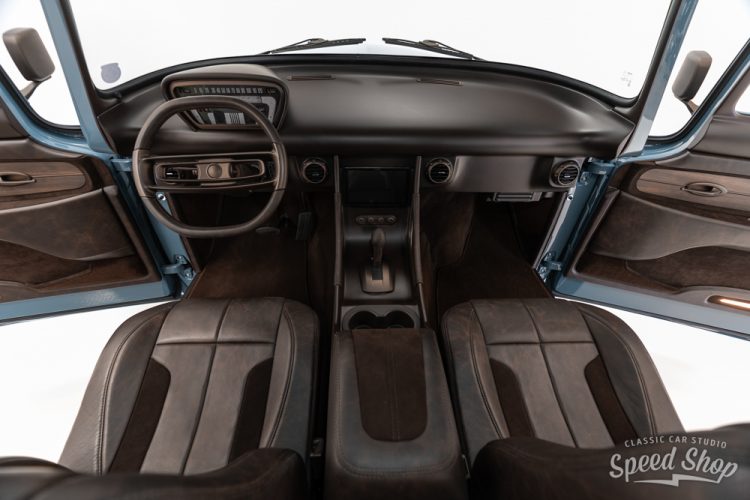 Kingpin • Classic Car Studio-66