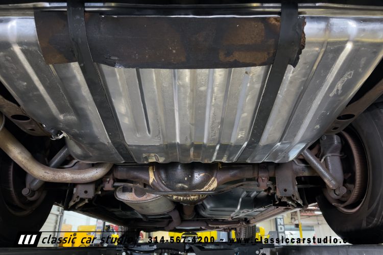 72_LincolnContinental_#2019-Undercarriage-6