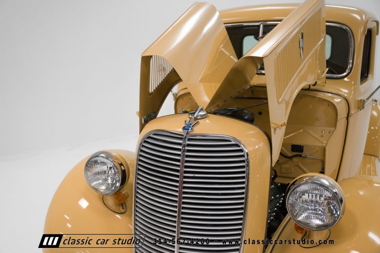 37_Ford_Pickup_2111-77