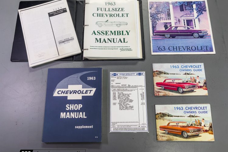 63_Chevrolet_Impala_SS_2129-119