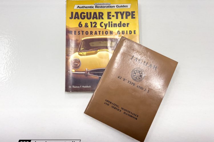 67_Jaguar_E-Type_2143-237