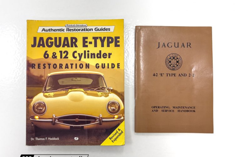 67_Jaguar_E-Type_2143-238