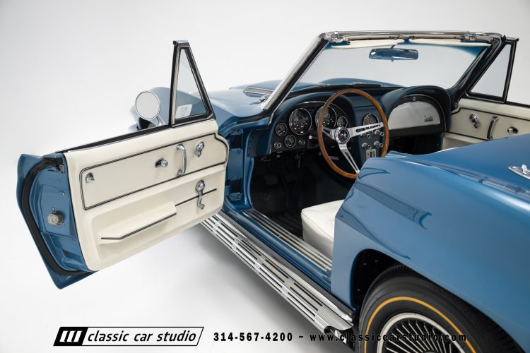 66_Chevrolet_Corvette_2238-100