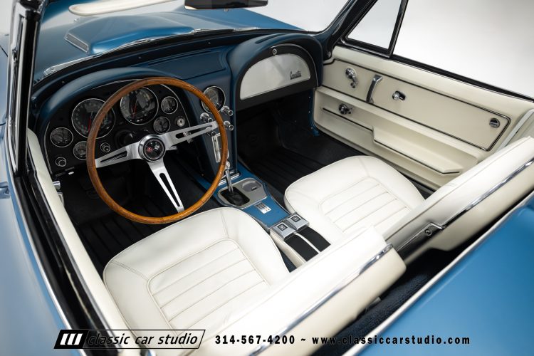 66_Chevrolet_Corvette_2238-104