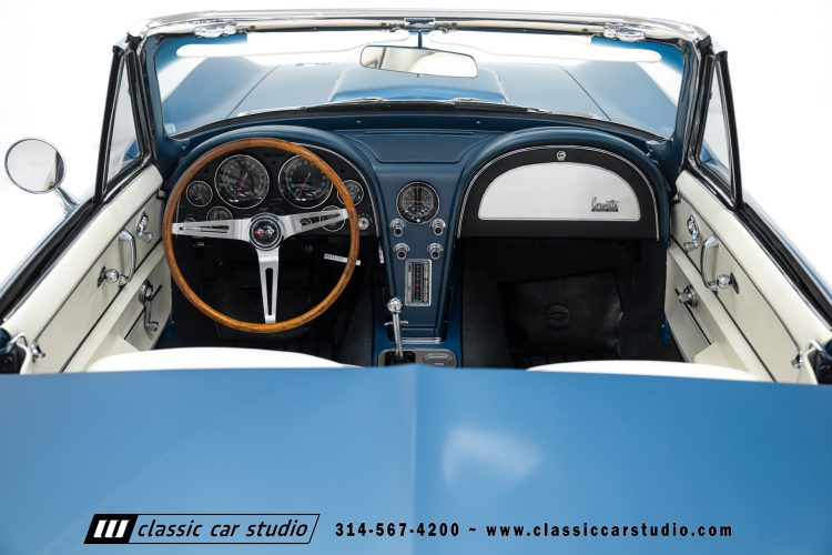 66_Chevrolet_Corvette_2238-66