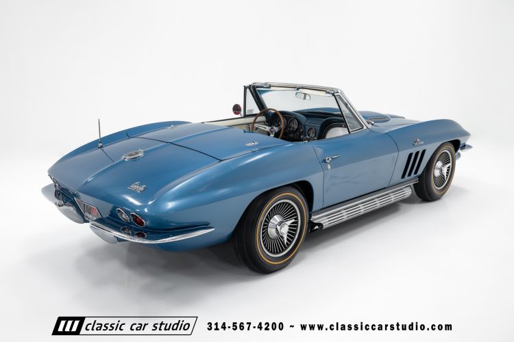 66_Chevrolet_Corvette_2238-70
