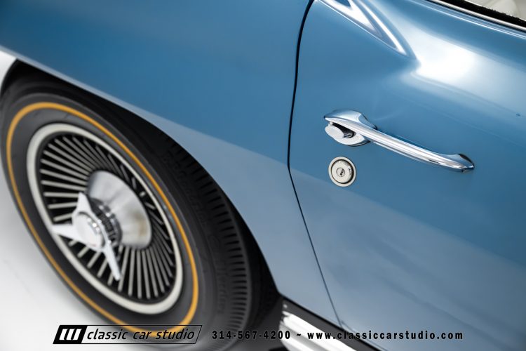 66_Chevrolet_Corvette_2238-84