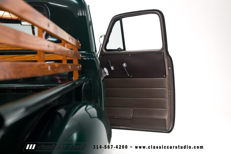 53_Chevrolet_3100_2246-107