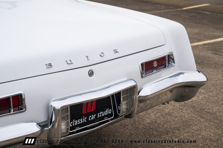 63_Buick_Riviera_2241-173