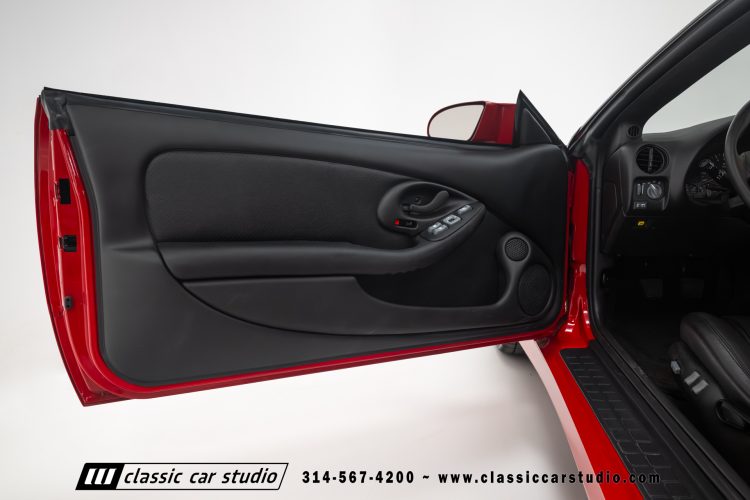 2002_Pontiac_Trans_Am_2260-1-85