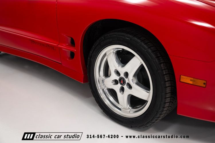 2002_Pontiac_Trans_Am_2260-75