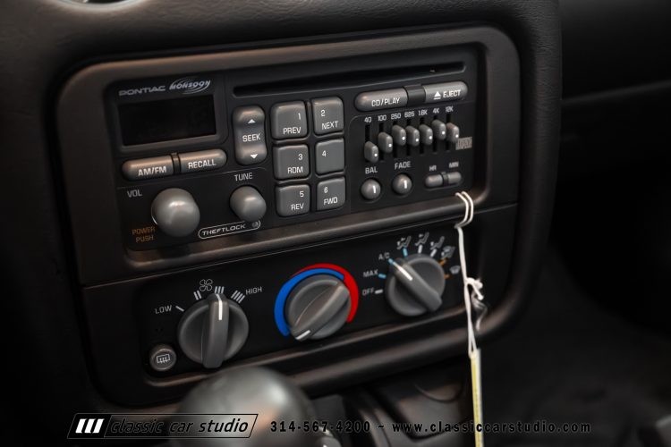 2002_Pontiac_Trans_Am_2260-99