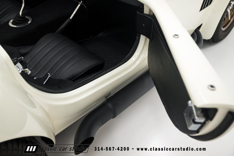 65_Superformance_MKIII_Roadster_2258-105