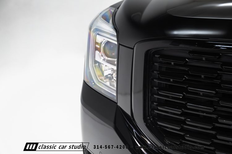 2019_GMC_Yukon_Denali_XL_2255-10