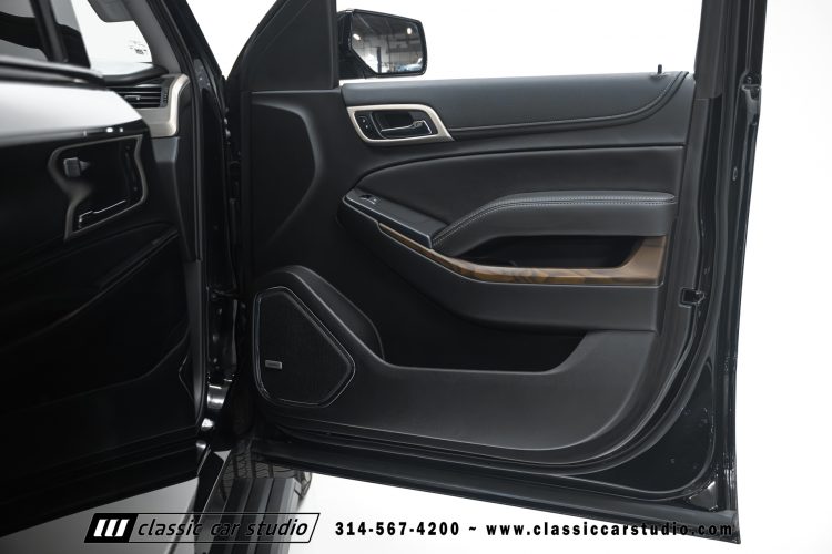 2019_GMC_Yukon_Denali_XL_2255-121