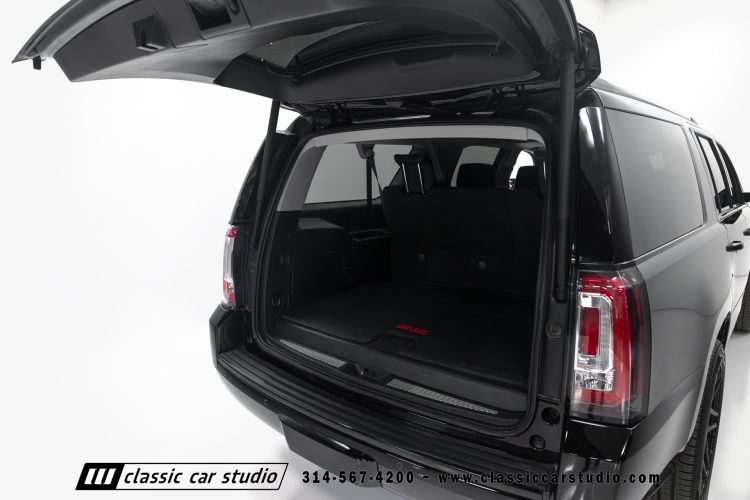 2019_GMC_Yukon_Denali_XL_2255-139