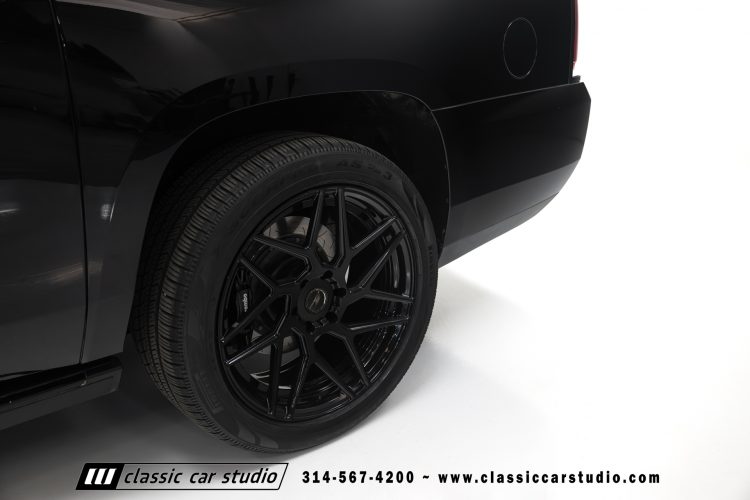 2019_GMC_Yukon_Denali_XL_2255-28