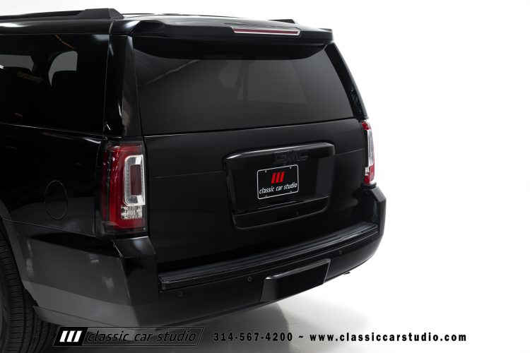 2019_GMC_Yukon_Denali_XL_2255-43