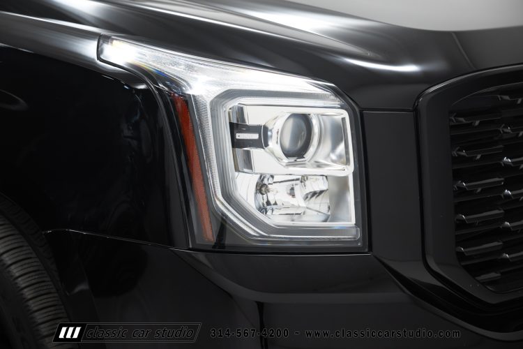 2019_GMC_Yukon_Denali_XL_2255-71