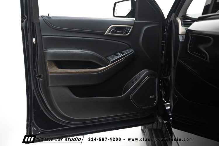 2019_GMC_Yukon_Denali_XL_2255-74