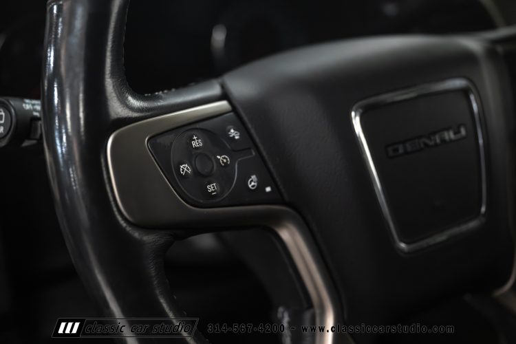 2019_GMC_Yukon_Denali_XL_2255-82