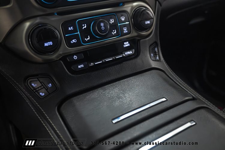 2019_GMC_Yukon_Denali_XL_2255-92