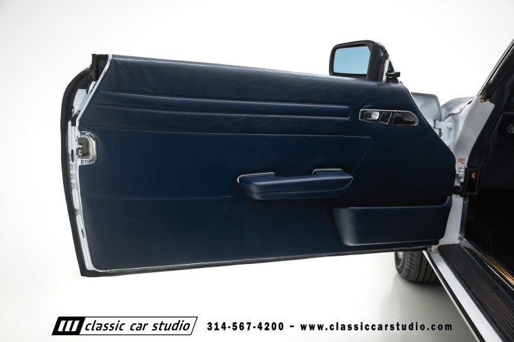 87_Mercedes_Benz_560SL_2262-105