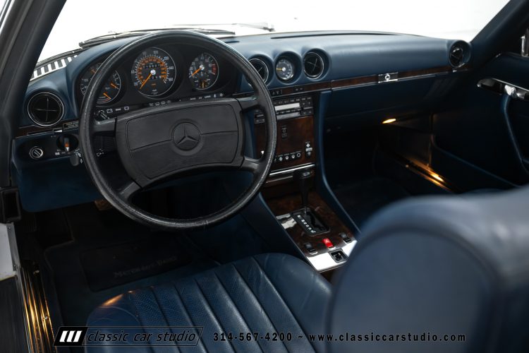 87_Mercedes_Benz_560SL_2262-110