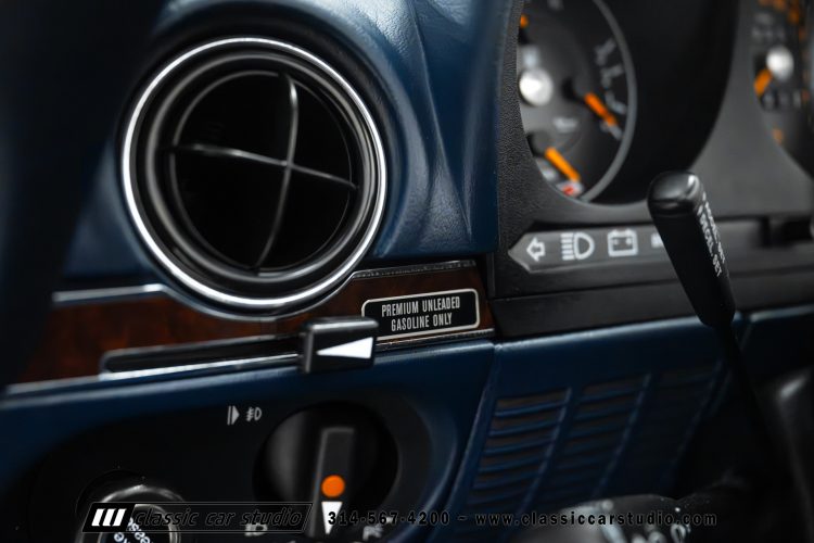 87_Mercedes_Benz_560SL_2262-112