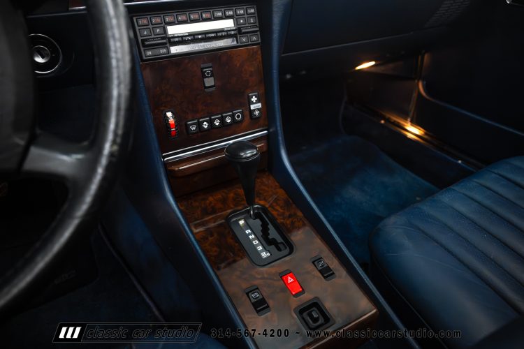 87_Mercedes_Benz_560SL_2262-117