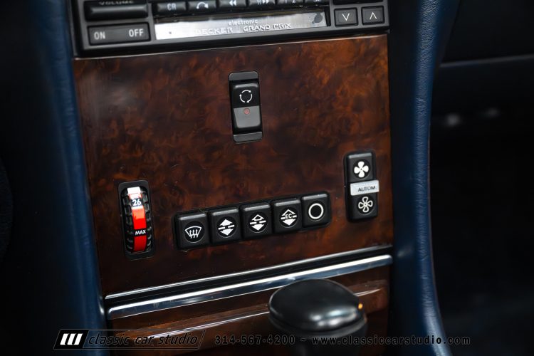 87_Mercedes_Benz_560SL_2262-121