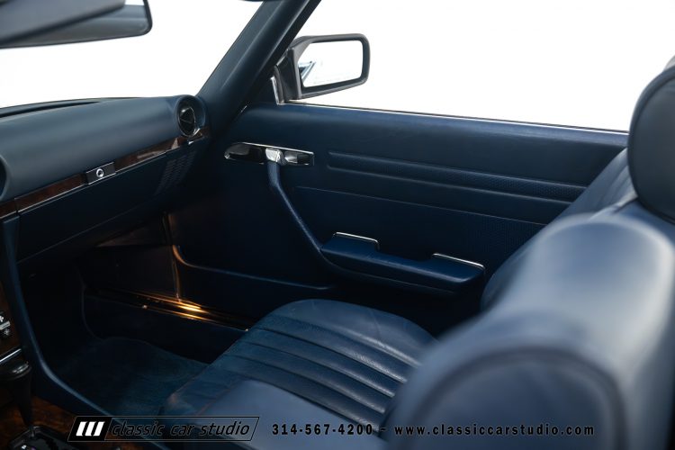 87_Mercedes_Benz_560SL_2262-124