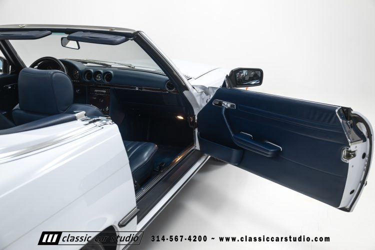 87_Mercedes_Benz_560SL_2262-130