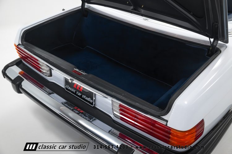 87_Mercedes_Benz_560SL_2262-144