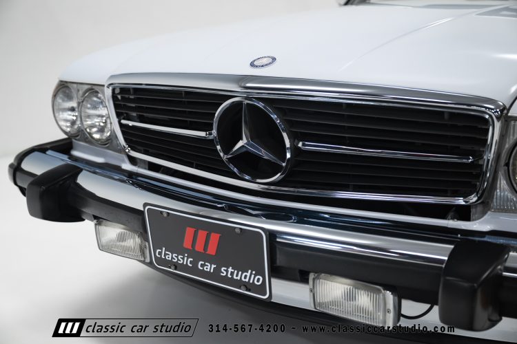 87_Mercedes_Benz_560SL_2262-30