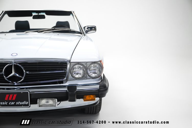 87_Mercedes_Benz_560SL_2262-34