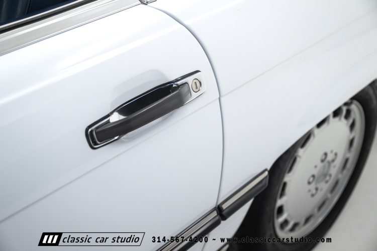 87_Mercedes_Benz_560SL_2262-45