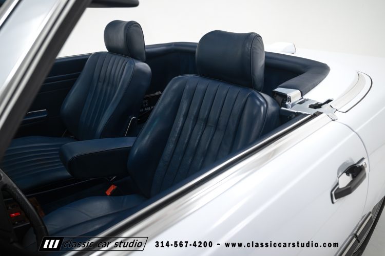 87_Mercedes_Benz_560SL_2262-46