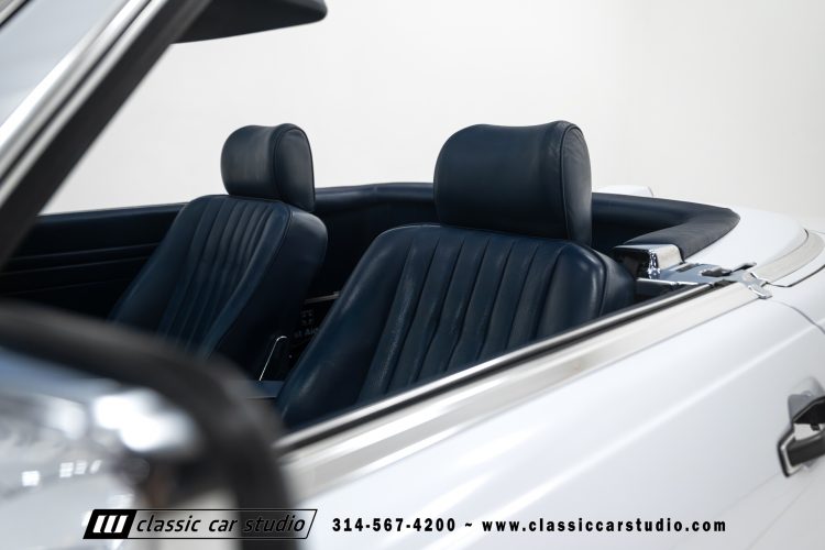 87_Mercedes_Benz_560SL_2262-48