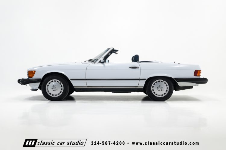 87_Mercedes_Benz_560SL_2262-49