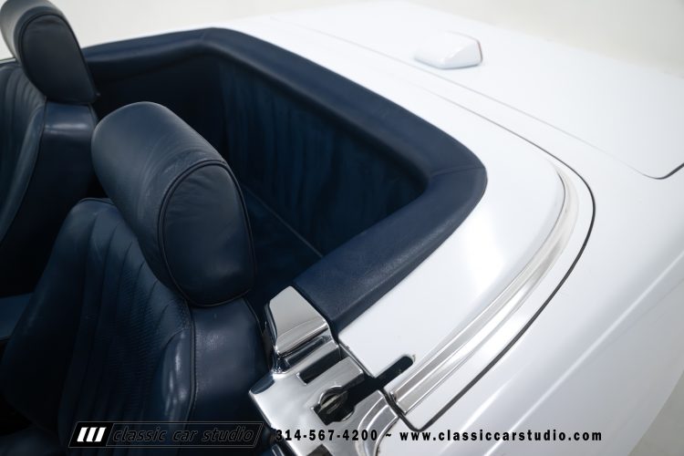 87_Mercedes_Benz_560SL_2262-53