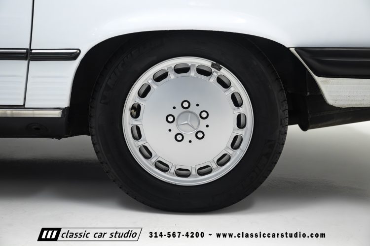 87_Mercedes_Benz_560SL_2262-58