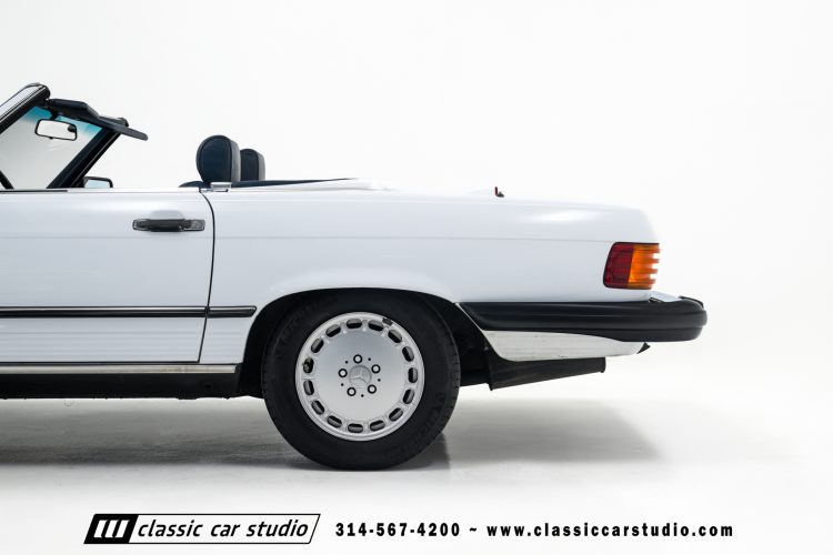 87_Mercedes_Benz_560SL_2262-59