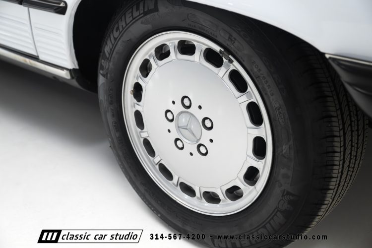 87_Mercedes_Benz_560SL_2262-60