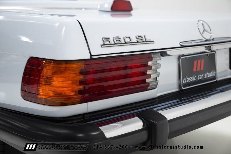 87_Mercedes_Benz_560SL_2262-64